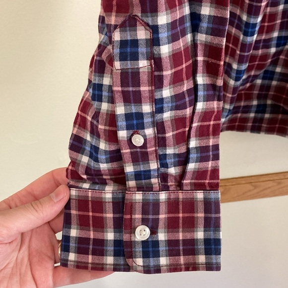 Old navy slim fit everyday shirt built in flex plaid button down - Picture 3 of 5